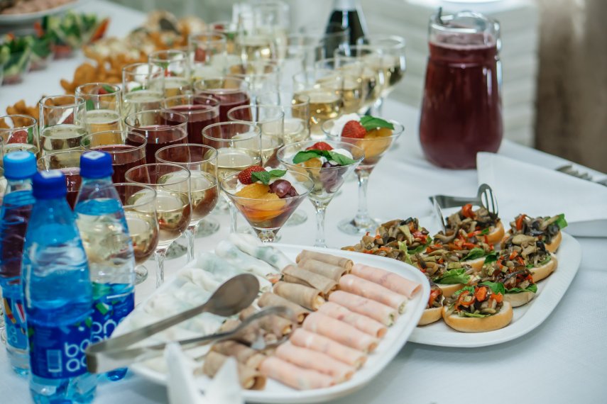 Новогодние корпоративы в банкетном зале Братина